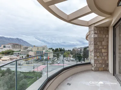 Komplex in Bečići in der Nähe des Meeres